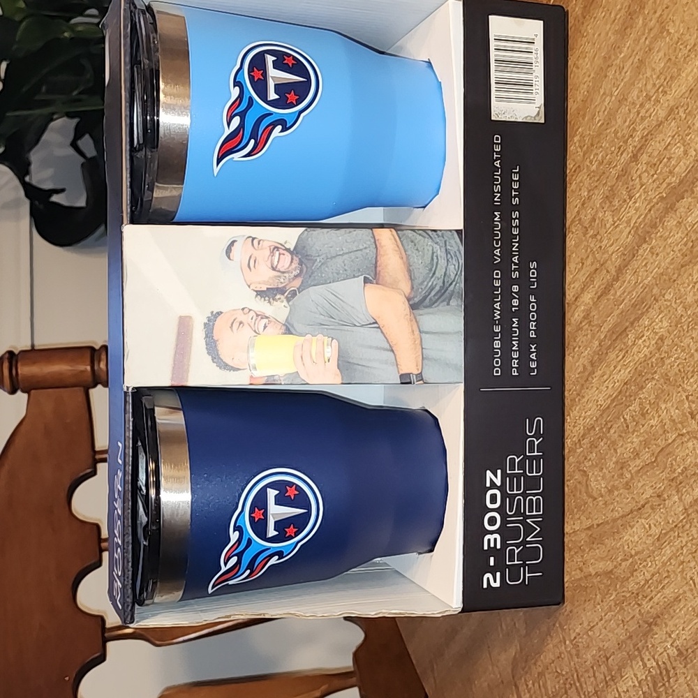 NFL Team Logo Cruiser Tumblers Set. Tennessee Titans, new in packaging.
